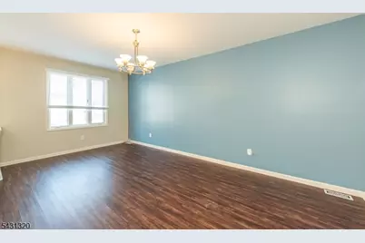 46 Devonshire Dr, Clifton, NJ 07013 - Photo 3