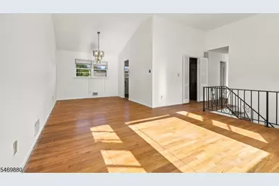 75 Tammy Pl, Woodbridge Township, NJ 08830 - Photo 5