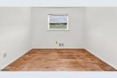 75 Tammy Pl, Woodbridge Township, NJ 08830 - Photo 11