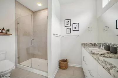 9 Haralson Ct, Livingston, NJ 07039 - Photo 19
