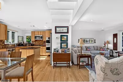 37 Gray St, Montclair, NJ 07042 - Photo 3