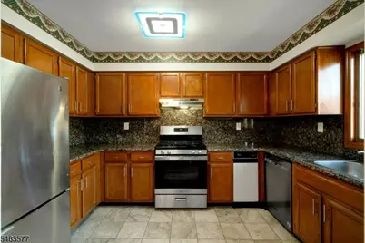 16 Westervelt Pl, Passaic, NJ 07055 - Photo 5
