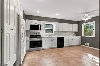 304 Lilac Ct, Bridgewater, NJ 08807 - Photo 9
