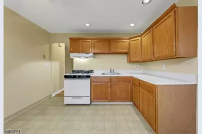343 Wagaraw Rd, Hawthorne, NJ 07506 - Photo 35