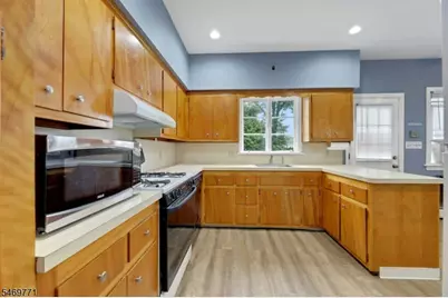 343 Wagaraw Rd, Hawthorne, NJ 07506 - Photo 15