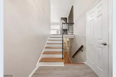 6102 N Oaks Blvd, North Brunswick Township, NJ 08902 - Photo 3