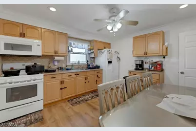47 Emma Pl, Clifton, NJ 07013 - Photo 9