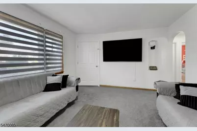 47 Emma Pl, Clifton, NJ 07013 - Photo 3