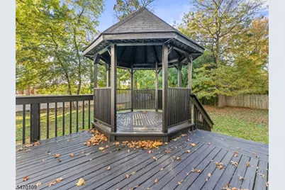 24A Dewey Dr, New Brunswick, NJ 08901 - Photo 31