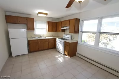 380 Lincoln Ave, Hawthorne, NJ 07506 - Photo 9