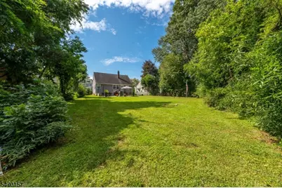 1161 Greslin Ter, Rahway, NJ 07065 - Photo 19