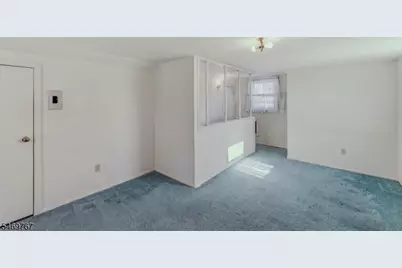 33 Hillside Dr, Totowa, NJ 07512 - Photo 3