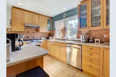 9 Montgomery Ave, Rocky Hill, NJ 08553 - Photo 7
