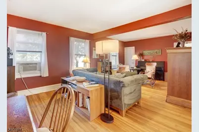 9 Montgomery Ave, Rocky Hill, NJ 08553 - Photo 3