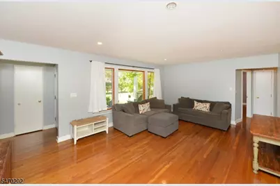 5 Beekman Pl, Glen Rock, NJ 07452 - Photo 3