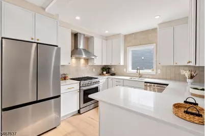 30 Irving St, Montclair, NJ 07042 - Photo 13
