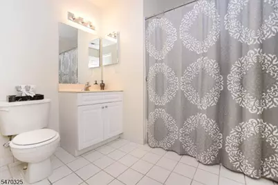 121 Courter Rd #062, Franklin Lakes, NJ 07417 - Photo 3
