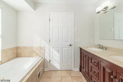 87 Woodmont Dr, Randolph Township, NJ 07869 - Photo 15