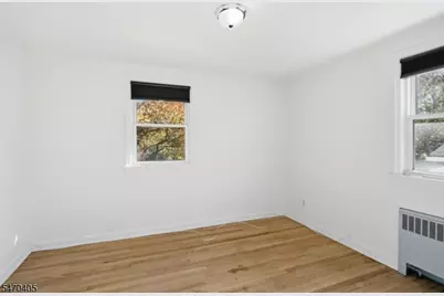 522 Thompson Ave, Roselle, NJ 07203 - Photo 15
