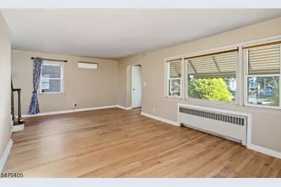 522 Thompson Ave, Roselle, NJ 07203 - Photo 7