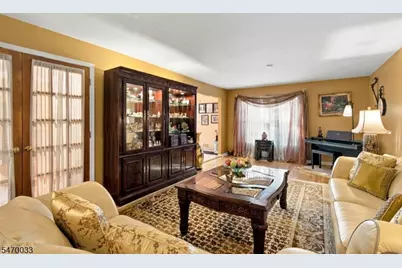 9 Hunting Meadow Ct, Rockaway Township, NJ 07866 - Photo 5
