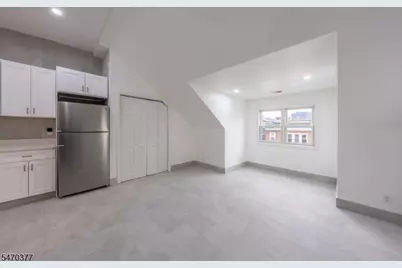 156 New York Ave, Newark, NJ 07105 - Photo 5