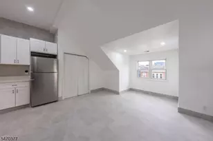 156 New York Ave, Newark, NJ 07105 - Photo 5