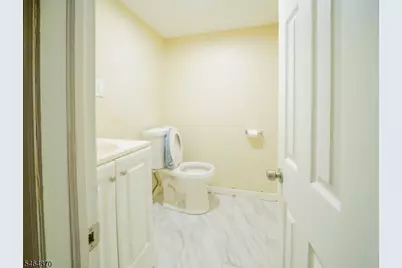 221 Rutledge Ave, East Orange, NJ 07017 - Photo 17