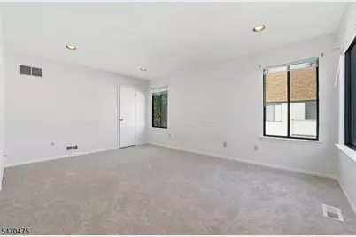 17 Park Gate Dr, Edison, NJ 08820 - Photo 25