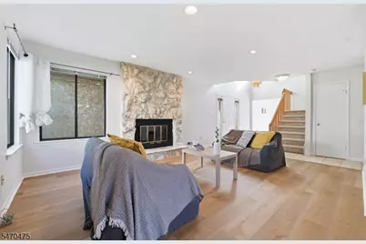 17 Park Gate Dr, Edison, NJ 08820 - Photo 7