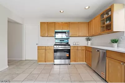 17 Park Gate Dr, Edison, NJ 08820 - Photo 15