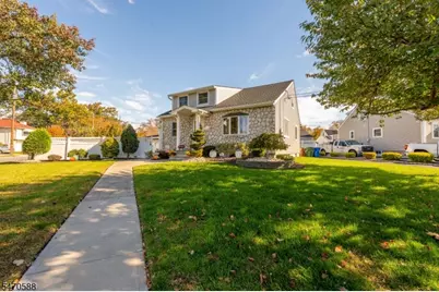 1932 Crescent Pkwy, Linden, NJ 07036 - Photo 3