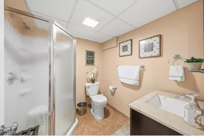 1932 Crescent Pkwy, Linden, NJ 07036 - Photo 27