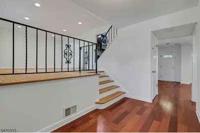 226 Lancaster Dr, Parsippany, NJ 07034 - Photo 5