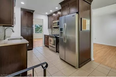 226 Lancaster Dr, Parsippany, NJ 07034 - Photo 13