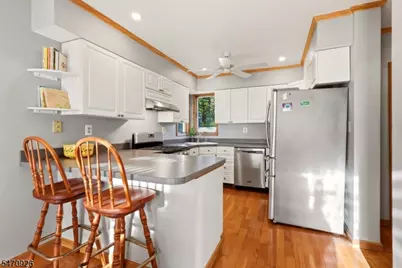 29 Madison Ave, Woodbridge Township, NJ 07001 - Photo 3