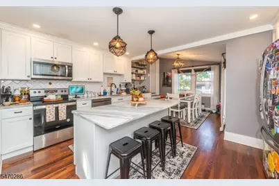71 Mountainview Ave, Mount Arlington, NJ 07856 - Photo 5