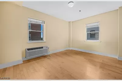 70 S Munn Ave #808, East Orange, NJ 07018 - Photo 5