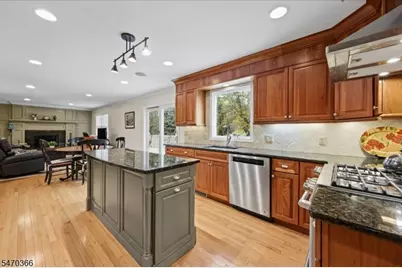 328 Rolling Knolls Way, Bridgewater, NJ 08807 - Photo 15