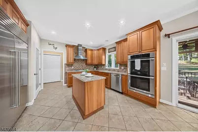20 McPherson Dr, Raritan Township, NJ 08822 - Photo 11