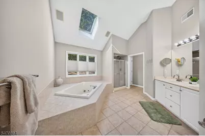 20 McPherson Dr, Raritan Township, NJ 08822 - Photo 23