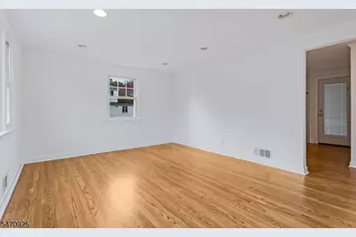 111 Fairchild Ave, Morris Township, NJ 07950 - Photo 5