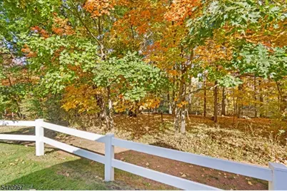 94 Gabriel Ct, Hillsborough Township, NJ 08844 - Photo 5
