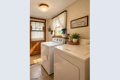 70 Catherine Ave, Saddle Brook Township, NJ 07663 - Photo 13