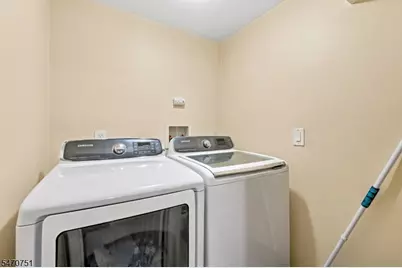 29 Miller St, Saddle Brook Township, NJ 07663 - Photo 11