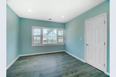 27 Honiss St #2, Belleville, NJ 07109 - Photo 3