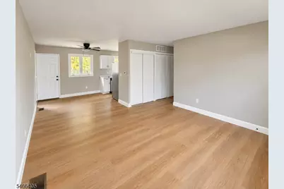 709 Lynda Rd, Lopatcong Township, NJ 08865 - Photo 3