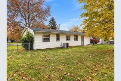 709 Lynda Rd, Lopatcong Township, NJ 08865 - Photo 9
