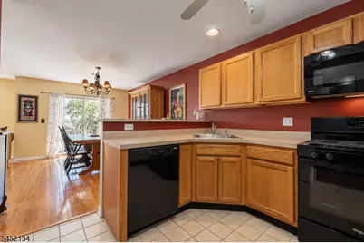 1008 Robin Ct, Green Brook Township, NJ 08812 - Photo 3