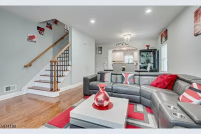 37 Wildwood Ave, Woodbridge Township, NJ 08863 - Photo 11